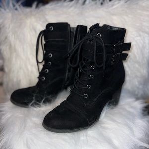 Black boots with chunky heel